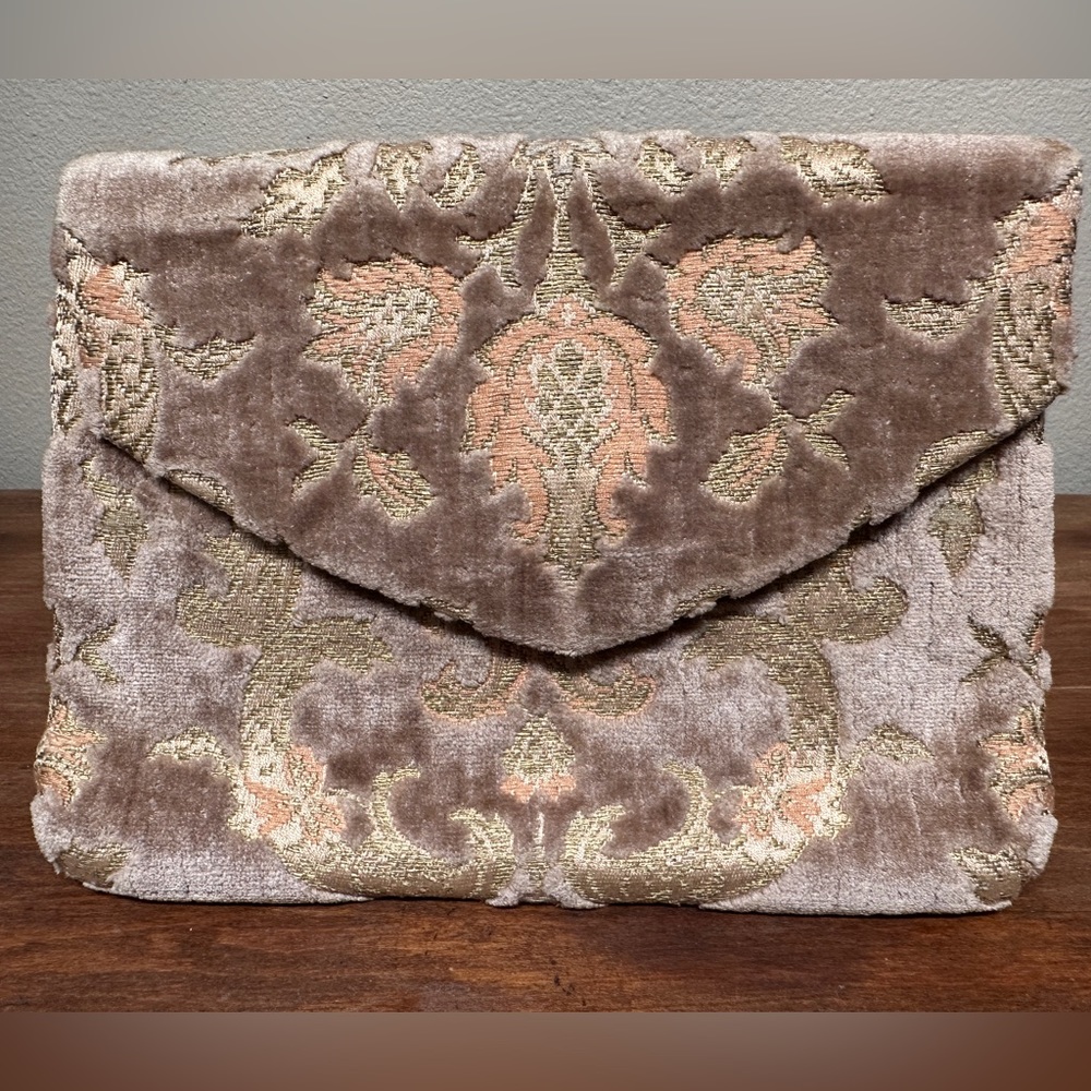 Vintage clutch